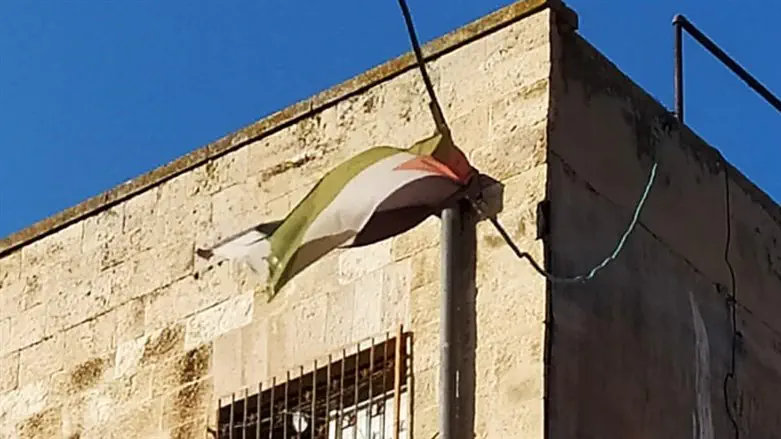 PLO flag in Mea Shearim