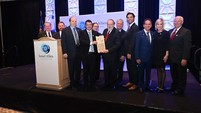 Mike Huckabee at IAF gala