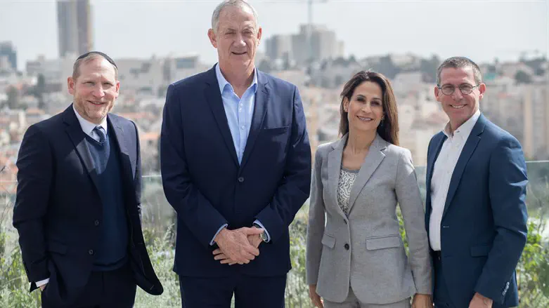 MK Benny Gantz and MK Orit Farakash-Hacohen meet with senior Nefesh B'Nefesh lea