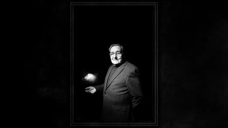 Holocaust survivor and magician Werner Reich poses for "Invited to Life"