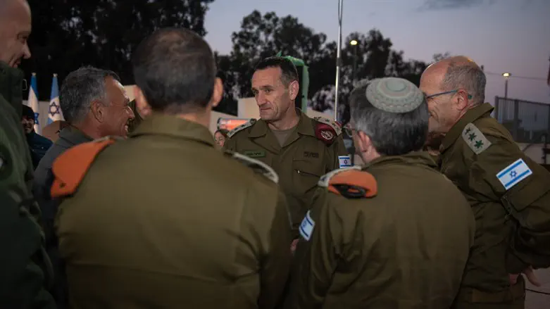 IDF aid delegation returns to Israel