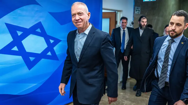 יואב גלנט