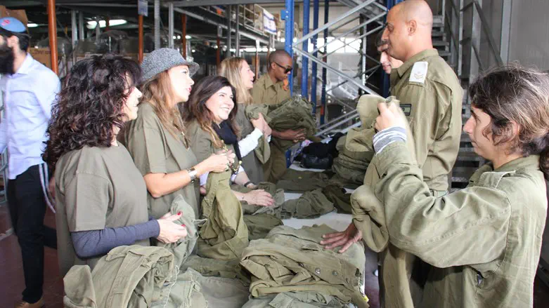 Special in Uniform soldiers prepare aid for Turkey