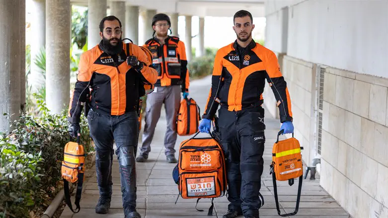 United Hatzalah volunteers arriving at the scene of an emergency
