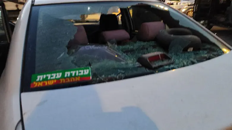 One of the cars hit by rocks