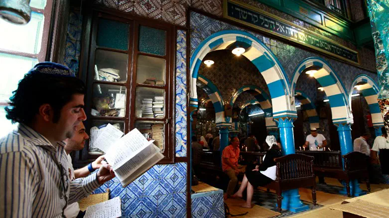 Prayers at synagogue in Djerba