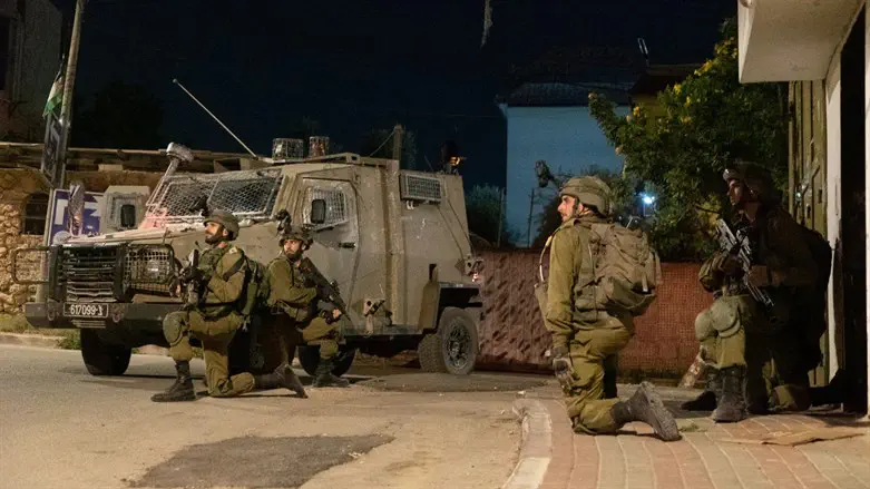 IDF soldiers operate to arrest wanted terrorists