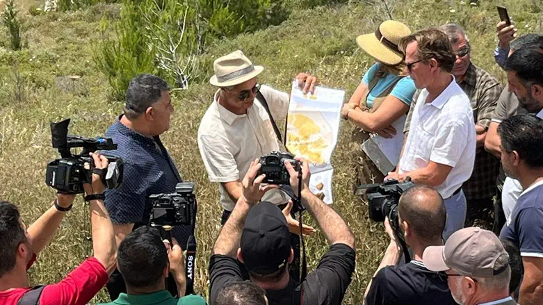 EU Rep. tours Samaria with left-wing groups