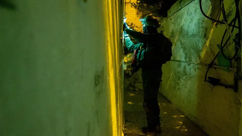 IDF forces map out the home of terrorist who killed Lucy Dee and her daughters