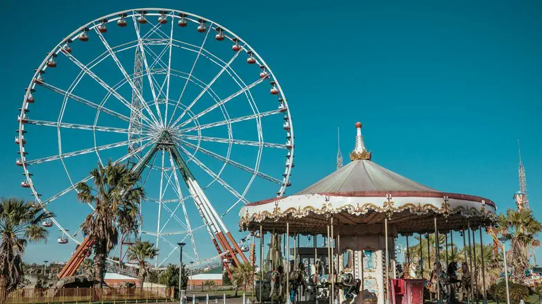 Amusement park (illustration)