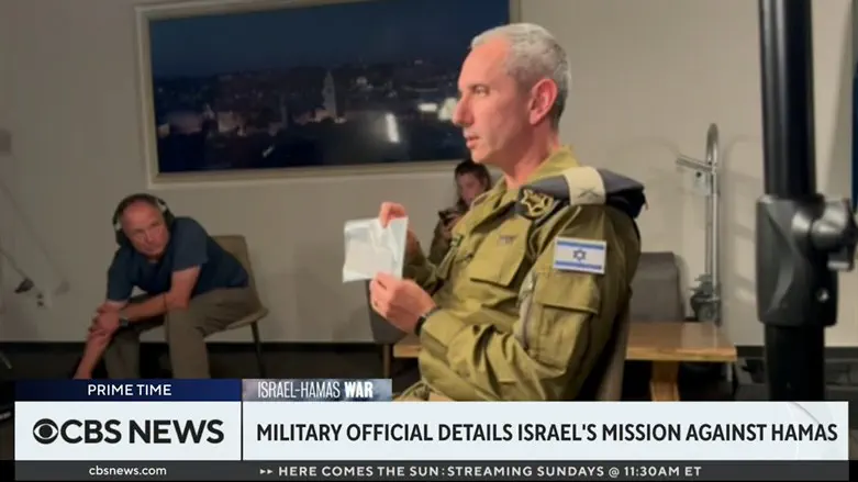 IDF spokesman displays the note found on a Hamas terrorist