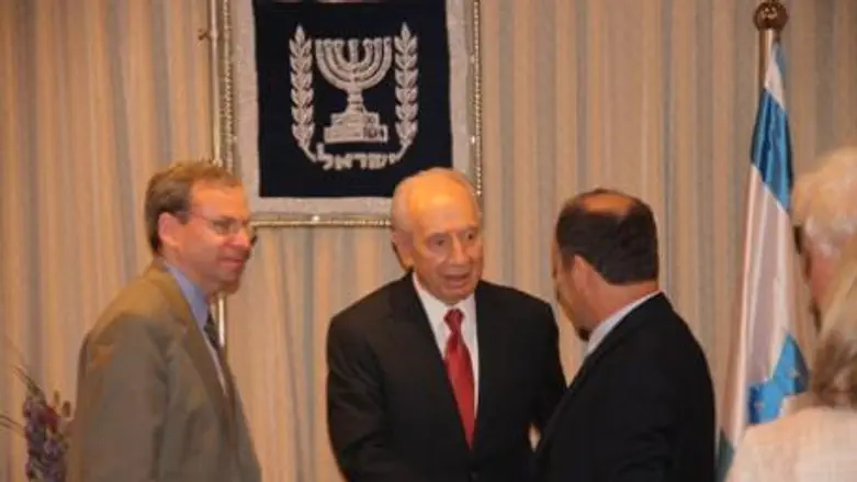 J Street meets with President Peres