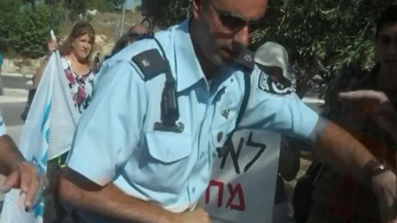 Protesters Moved by Police