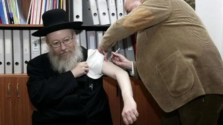 Dep. Health Minister Litzman is vaccinated