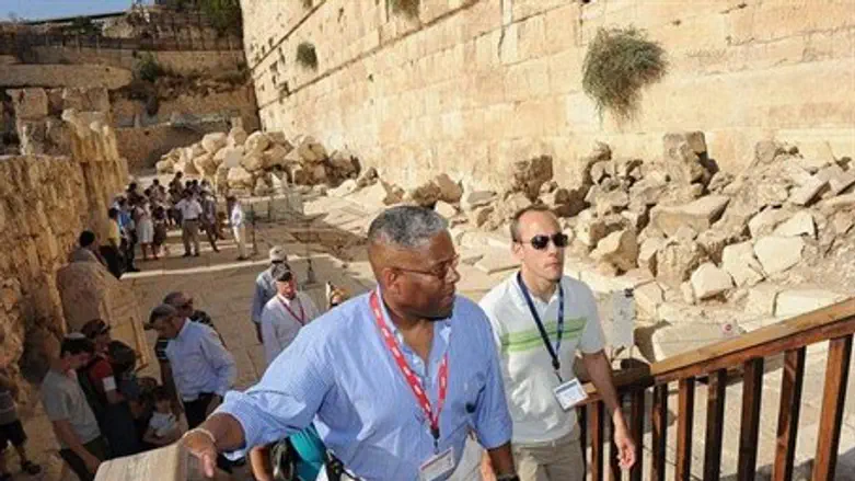 Allen West in Old City visit