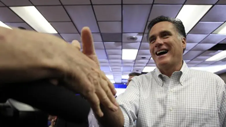 Romney campaigns in Illinois