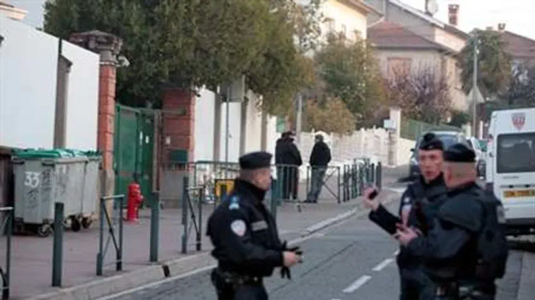 French police guard Toulouse Jewish school '
