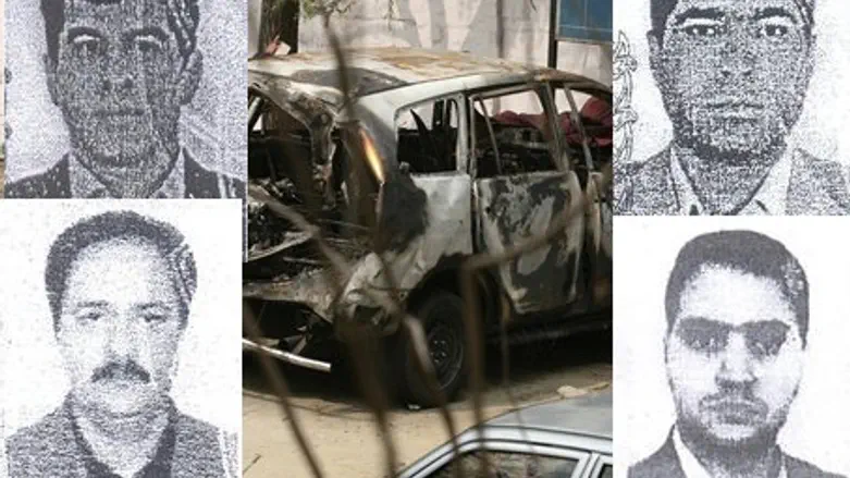 Delhi suspects, burnt car.