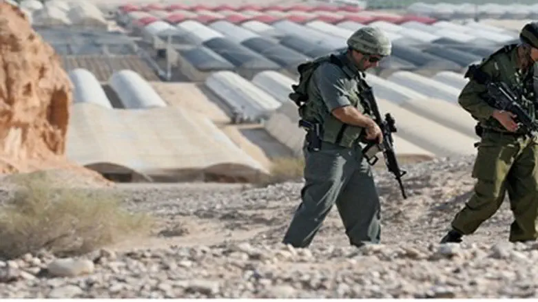 Soldiers patrol Jordanian border