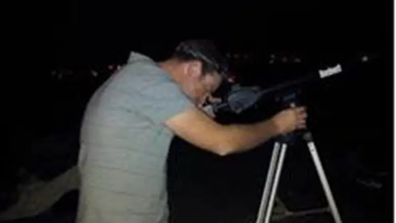 Telescope aimed at meteor shower in Negev