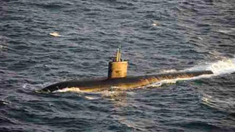  The Los Angeles-class attack submarine USS M