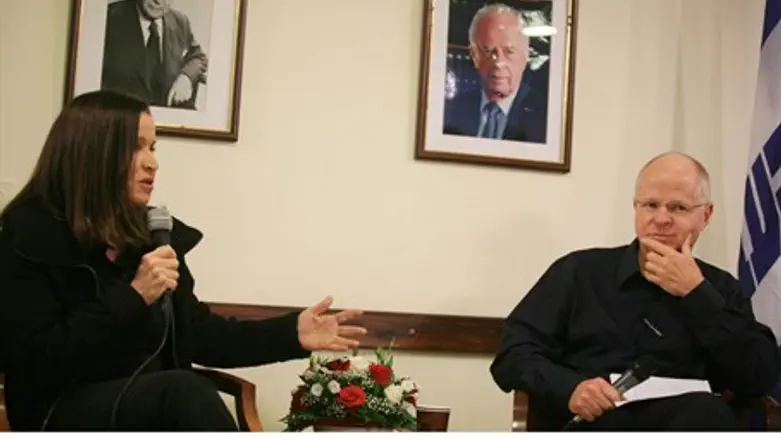 Noam Shalit and Labor leader Shelly Yechimovi