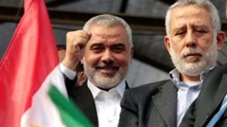 Hamas' Haniyeh (l), Islamic Jihad's Al-Hindi