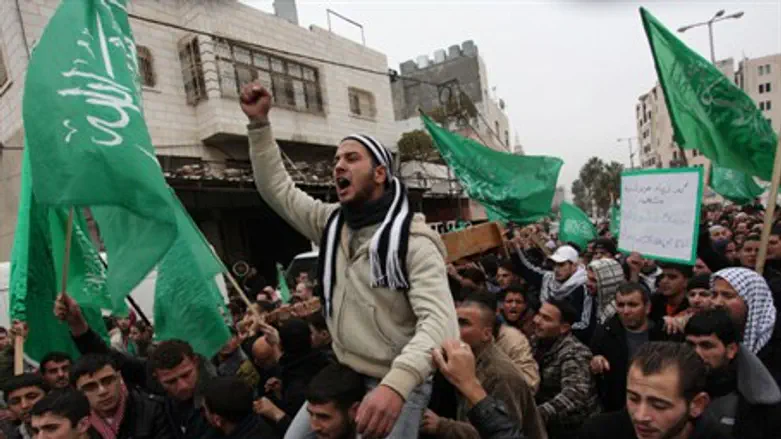 Hamas flags at terrorist's funeral