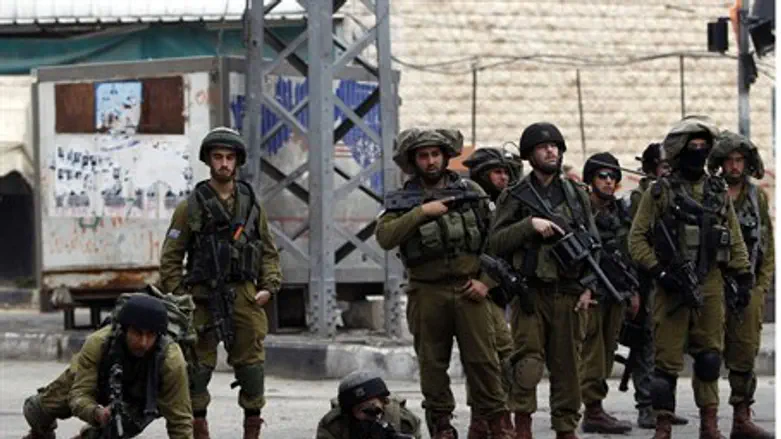 Soldiers on hand as PA Arabs riot