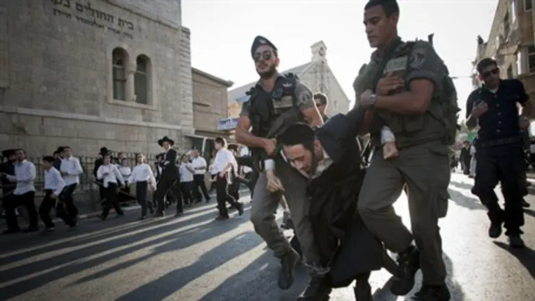Hareidi men, police clash (archive)