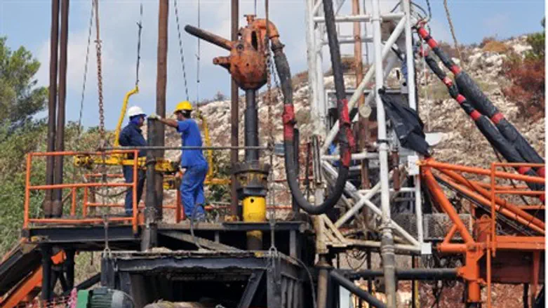 Drilling for oil and gas (illustrative)