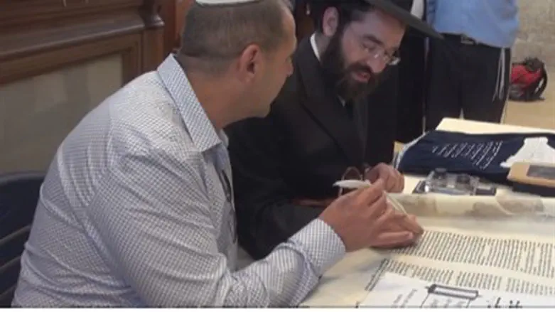 Torah scroll at Hurva Synagogue