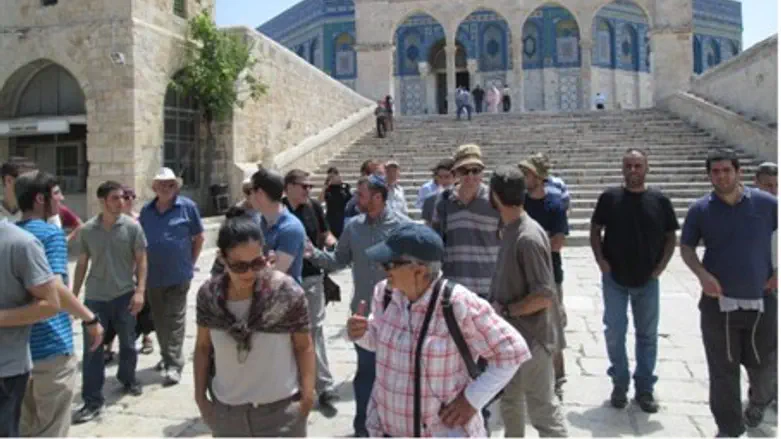 Journalists tour Temple Mount