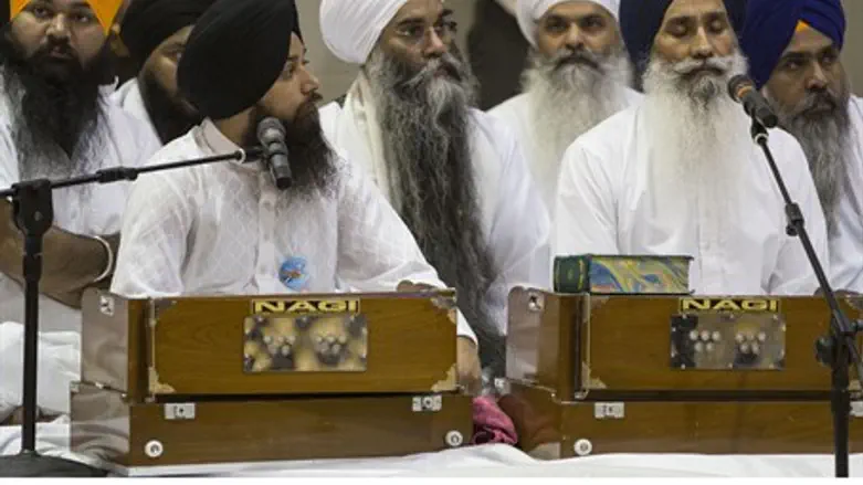 US Sikhs mourn after Wisconsin attack, 2012