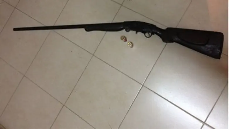Shotgun caught by IDF soldiers