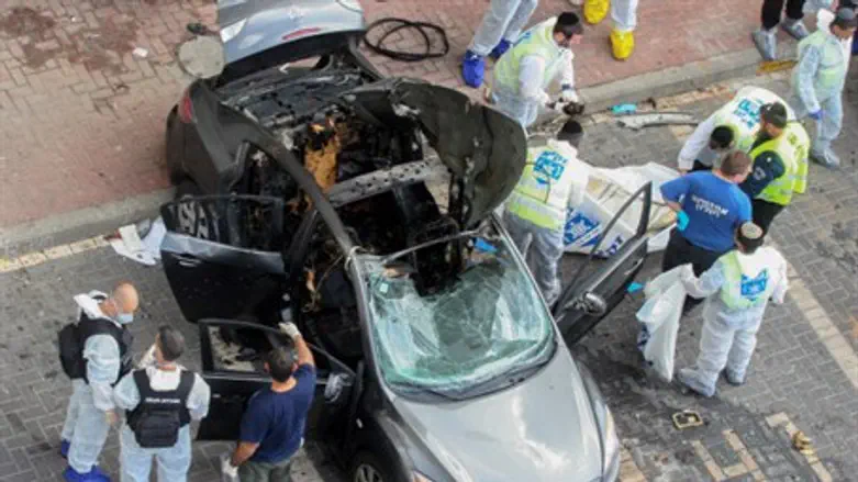 Aftermath of car bomb in Rishon Letzion