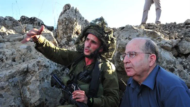 Yaalon with IDF commanders, Golan Heights