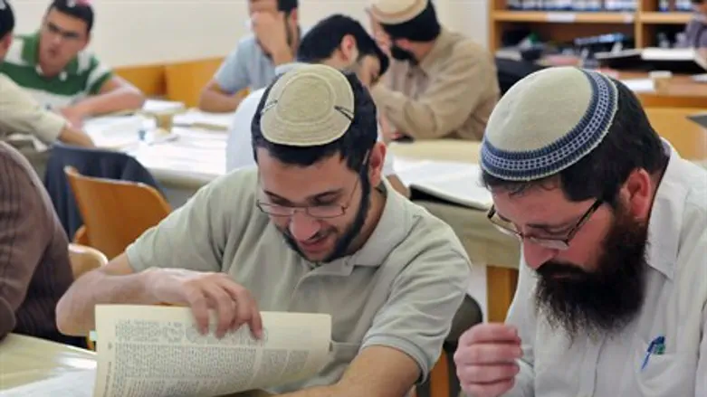 Students at a Religious Zionist "hesder" yesh