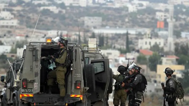 IDF and Border Guard patrol (illustration)
