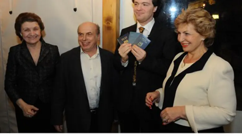 Pianist Evgeny Kissin is awarded Israeli citi