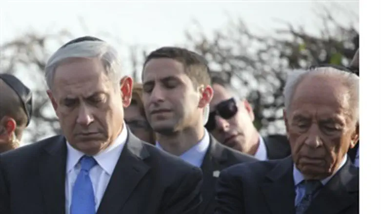Binyamin Netanyahu and Shimon Peres at Ariel 