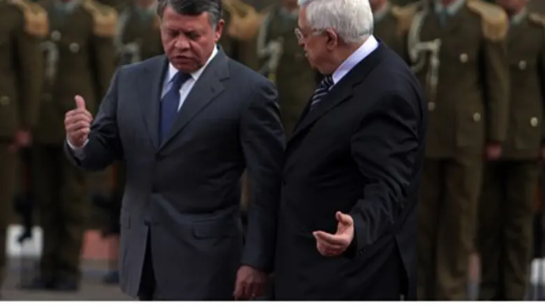 Jordan's King Abdullah and Mahmoud Abbas