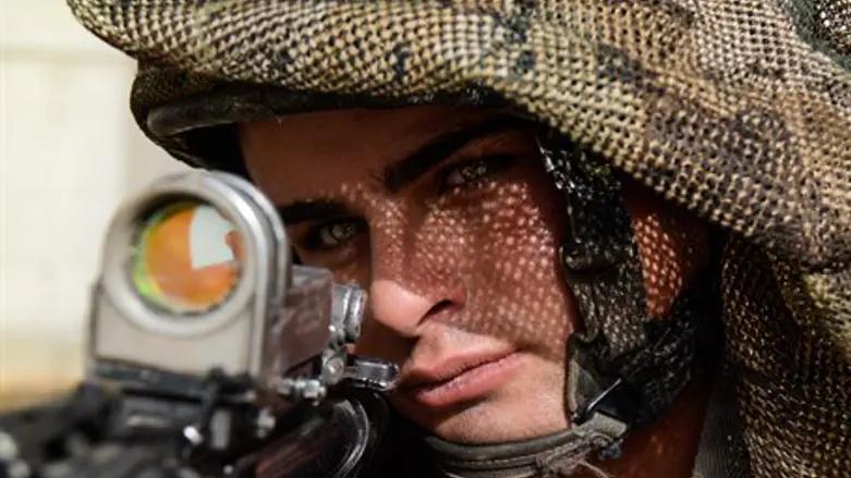 IDF paratrooper (file)