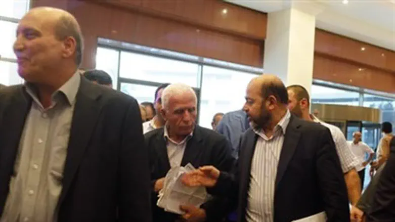 Palestinians at Cairo talks