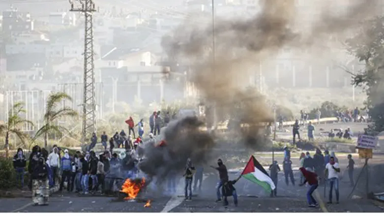 Israeli Arabs riot in Kafr Kana
