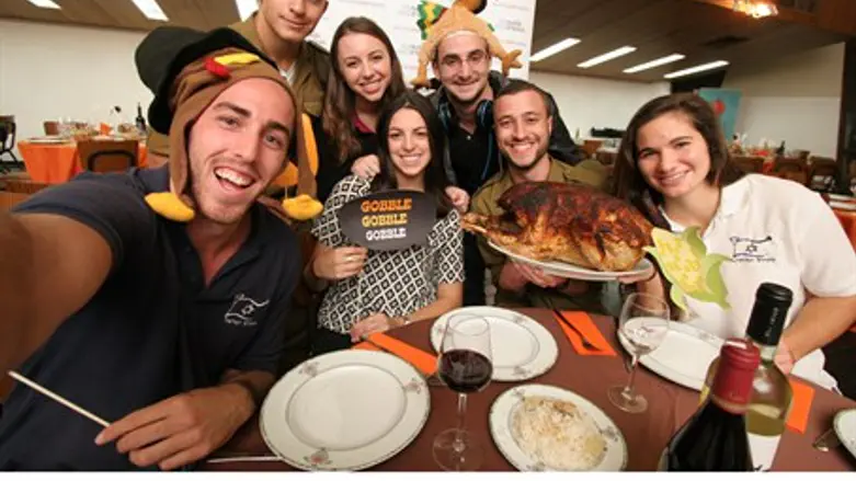 Immigrants celebrate Thanksgiving in Israel