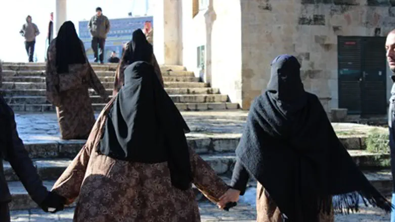 Muslim prayers on Temple Mount