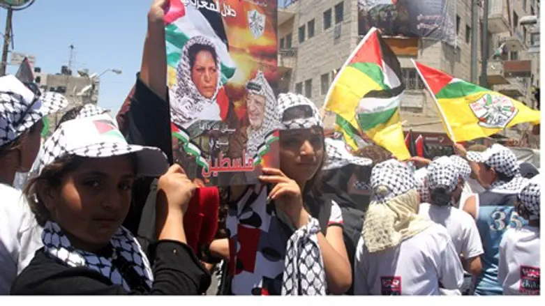 Dalal Mughrabi hero worship in Ramallah (file)