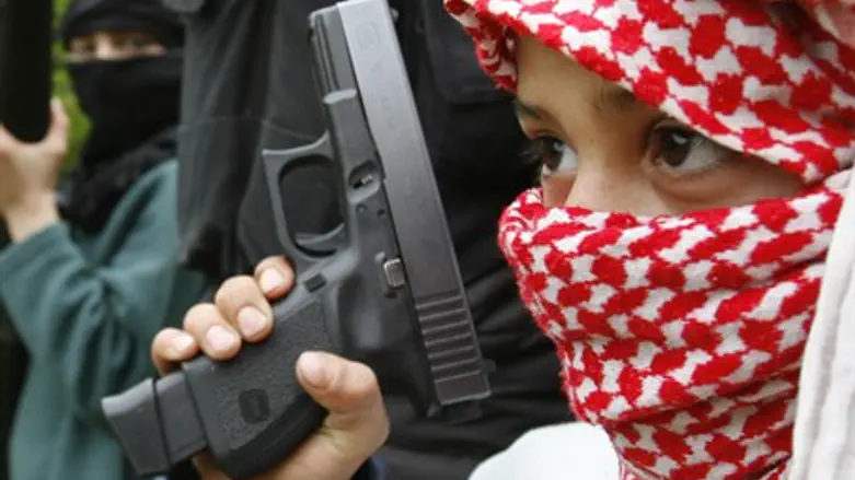 Child soldiers (illustration)