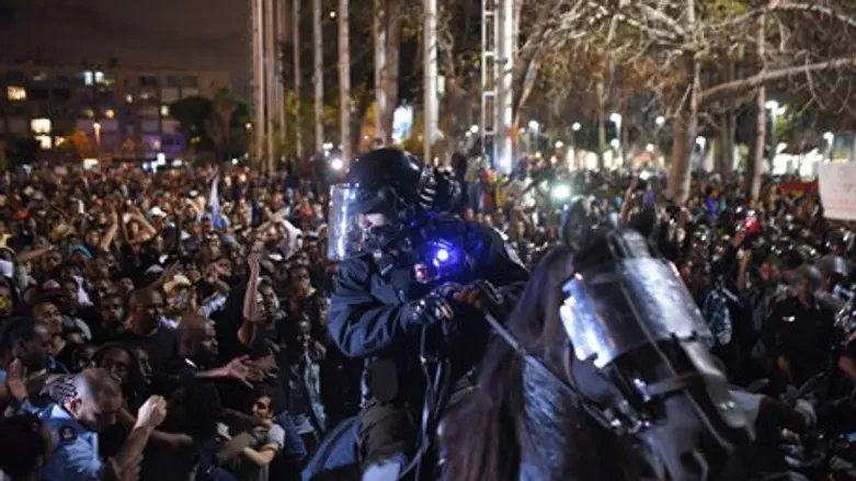 Ethiopian Jews clash with police in Tel Aviv